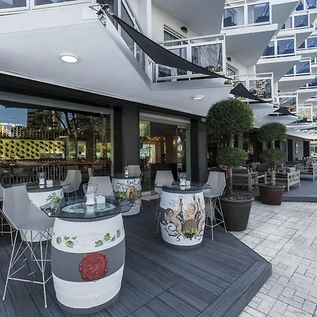 Essence Boutique By Don Paquito 4*