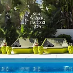 Essence Boutique 4* Торремолінос