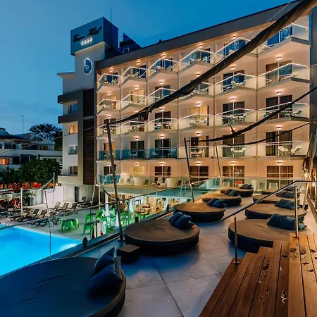 Essence Boutique Τορρεμολίνος